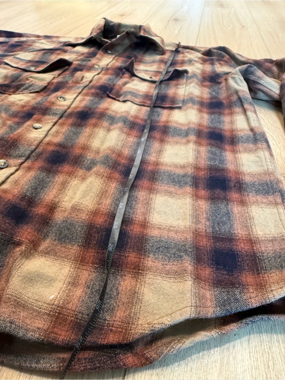 Pendleton 100% Wool Plaid Shirt in Brown & Cream men’s outdoor shirt - Picture 6 of 7